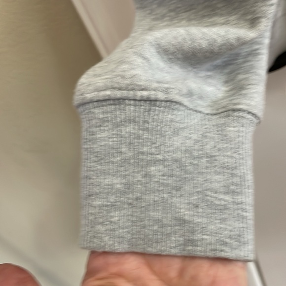 🩶🤍The North Face gray hoodie sweatshirt.  M - Picture 5 of 8